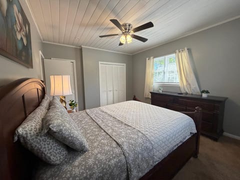 3-Bedroom Home with Free Parking Near I-75 House in Valdosta