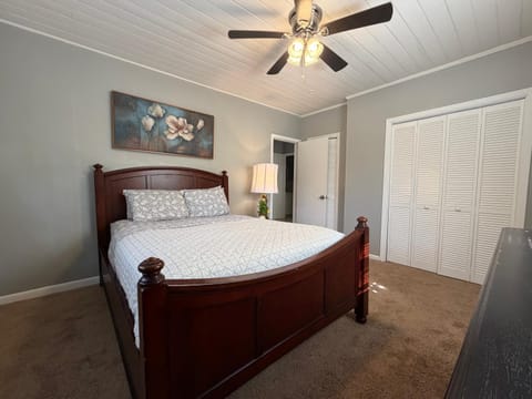 3-Bedroom Home with Free Parking Near I-75 House in Valdosta