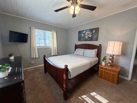 3-Bedroom Home with Free Parking Near I-75 House in Valdosta