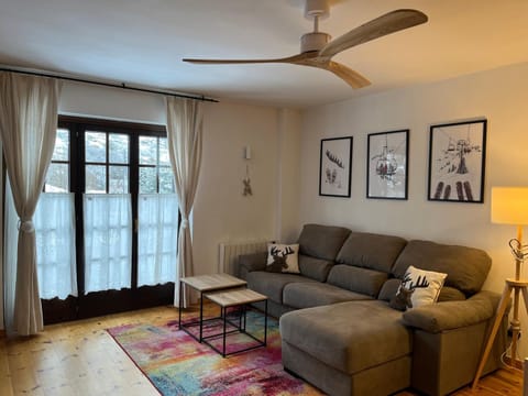 TV and multimedia, Living room, Dining area