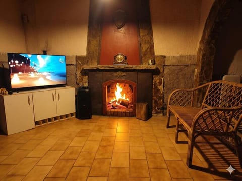 Communal lounge/ TV room, TV and multimedia
