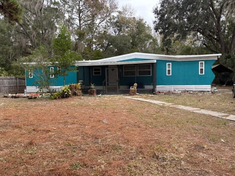 Prime Crystal River location! House in Crystal River