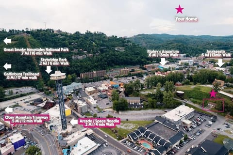 Best Location 5 Bed 4 Bath In Law Suite House in Gatlinburg