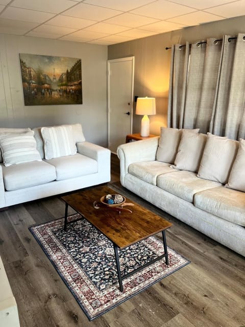 Spacious 3BR 5 Beds Perfect for Groups House in Valdosta