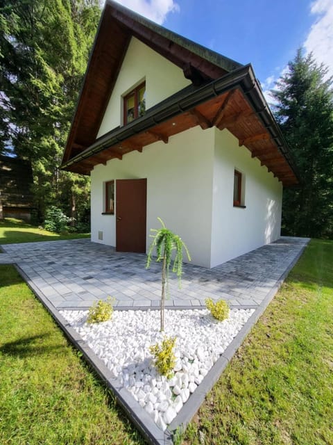 Property building, Natural landscape, BBQ facilities, BBQ facilities, Breakfast, pet friendly, pet friendly