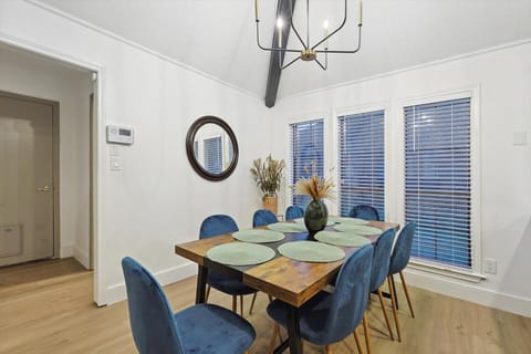 Beautiful 5Br 2Bath DeSoto Home with Pool House in DeSoto