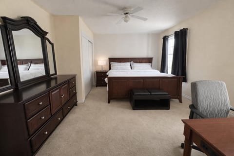 Bed, Photo of the whole room, Seating area, Bedroom, wardrobe