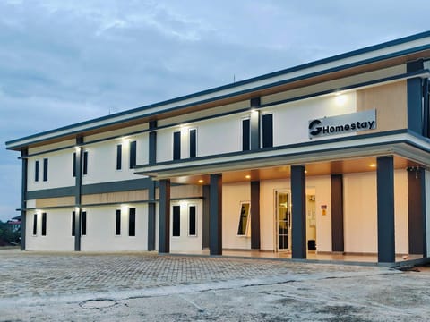 Property building, Day