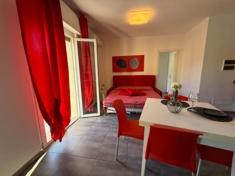 Bed, Living room, Dining area, Bedroom