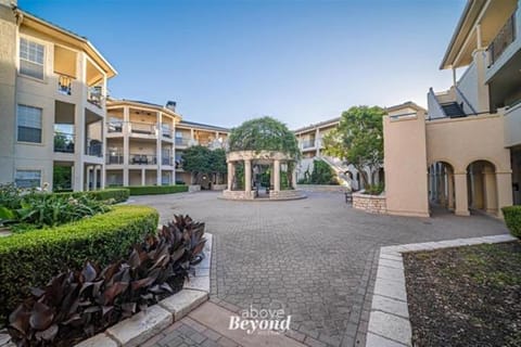 Stylish Island Villa Apartment in Lago Vista