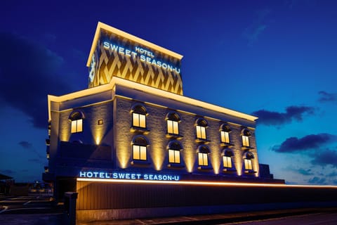 Property building, Night