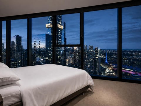 Bedroom, City view