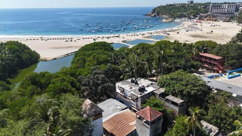 Casa Iguanas, ubicación inmejorable en la bahia principal House in Brisas de Zicatela