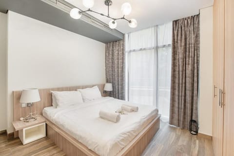 Free housekeeping visits during your stay - StayShort - Iconic JBR Studio Walk Everywhere Apartment in Dubai