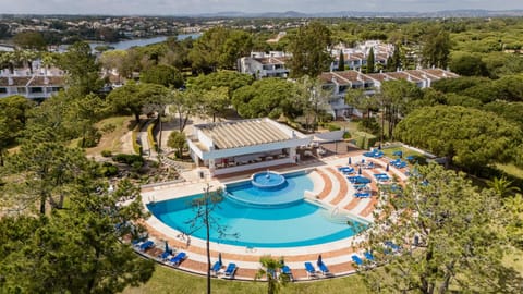 Pool view, Swimming pool, sunbed