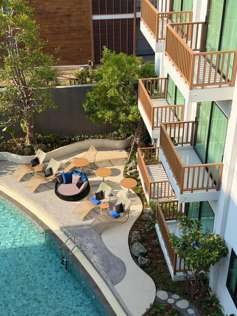 Property building, Garden, View (from property/room), Balcony/Terrace, Garden view, Swimming pool