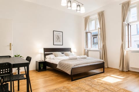 Property building, Bed, Seating area, Bedroom, towels