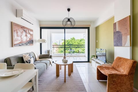 TV and multimedia, View (from property/room), Balcony/Terrace, Living room, air conditioner