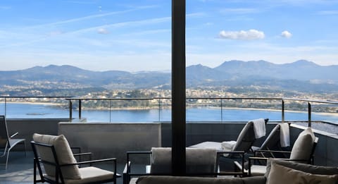 Nearby landmark, Day, Natural landscape, View (from property/room), Balcony/Terrace, Sea view