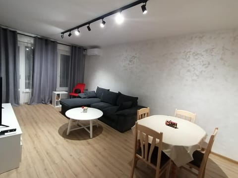 TV and multimedia, Balcony/Terrace, Living room, Dining area, air conditioner