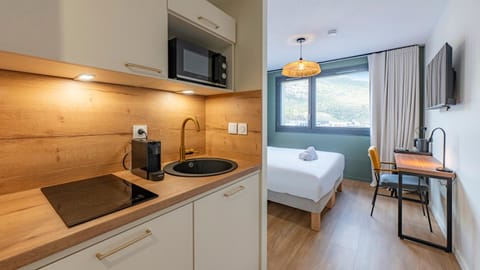 TV and multimedia, Kitchen or kitchenette, Bedroom