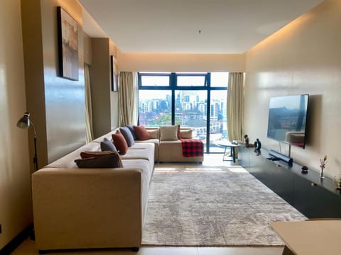 Communal lounge/ TV room, TV and multimedia, Living room, Seating area, Evening entertainment