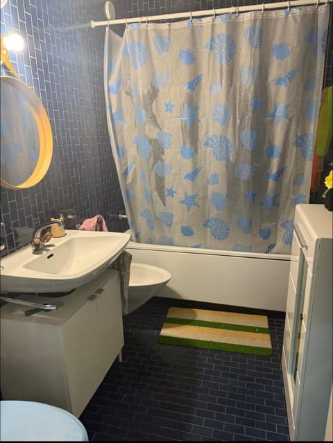 chambre chez habitant pied du lac Vacation rental in Geneva