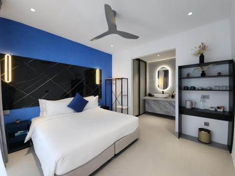 Bed, Photo of the whole room, Bedroom, wardrobe