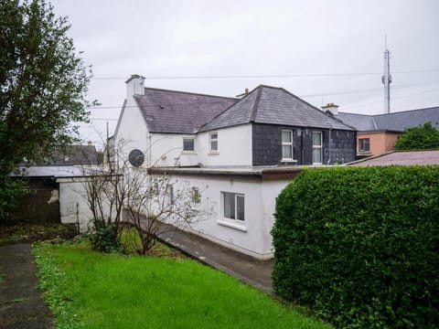 Orchard House - Dingle Town Centre House in Dingle
