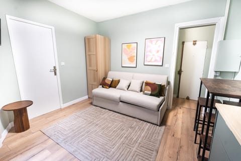 Facade/entrance, Living room, Dining area