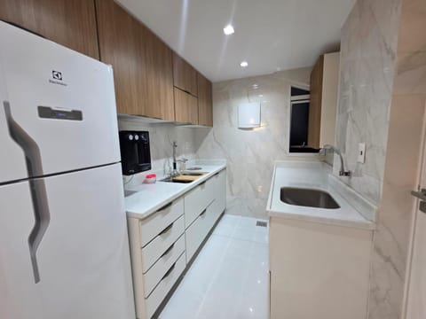 Lateral Mar lindo Copacabana Apartment in Rio de Janeiro