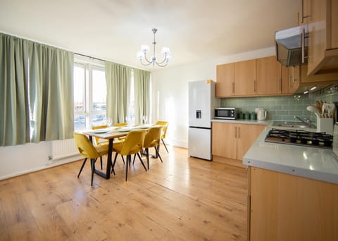 Dining area, kitchen