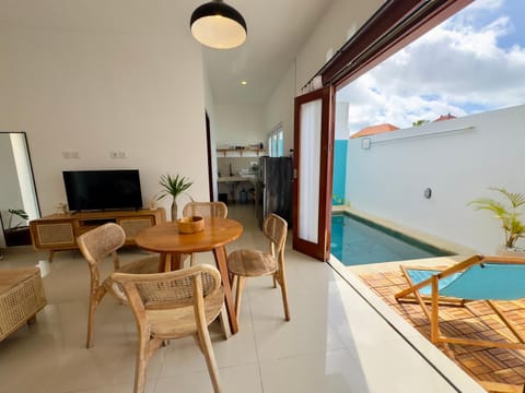 Living room, Swimming pool