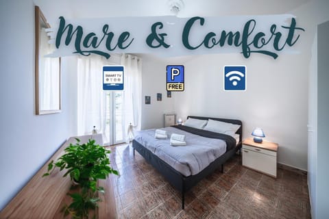 Bedroom, towels