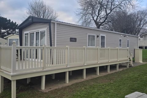 Property building, Garden, Balcony/Terrace, Garden view