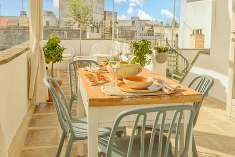 Balcony/Terrace, Dining area