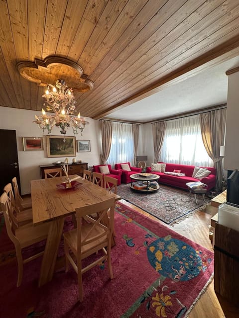 TV and multimedia, Living room, Dining area