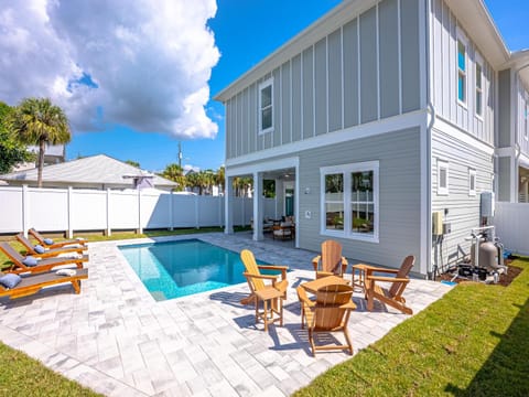 Property building, Seating area, Swimming pool