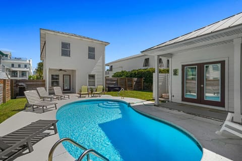 Destined to Be - Beach Cottage with Private Pool & Guest House House in Destin
