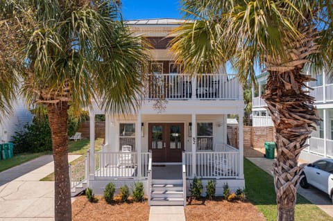 Destined to Be - Beach Cottage with Private Pool & Guest House House in Destin