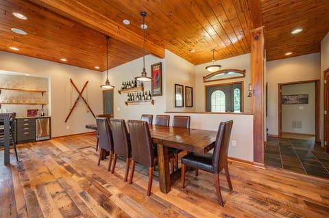 Bear Ridge Resort House in McHenry