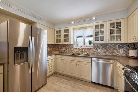 Dolphin Cove - Gulf Front Townhome with Private Outdoor Area House in Destin