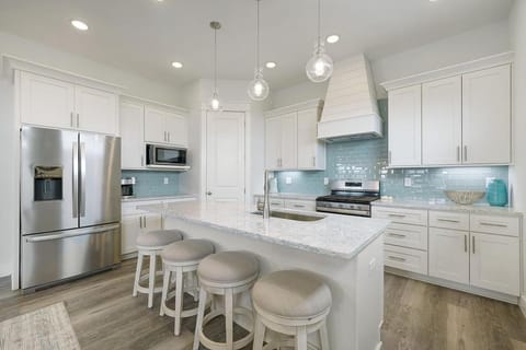 Dusk Til Dune - Vacation Home Near the Beach with Shared Pool House in South Walton County