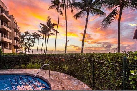 Day, Hot Tub, Balcony/Terrace, Pool view, Sea view, Swimming pool, Sunset, sunbed