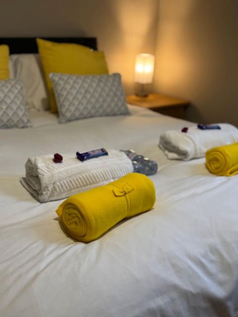 Modern 2BR Cottage Flat Apartment in Bellshill