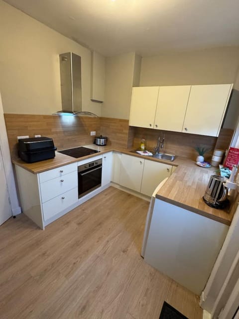 Modern 2BR Cottage Flat Apartment in Bellshill
