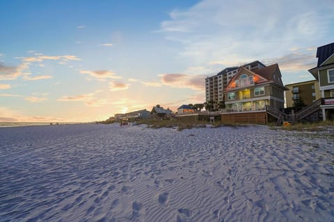 Emerald Belle - Gulf Front Home with Ocean Views & Spacious Deck House in Miramar Beach