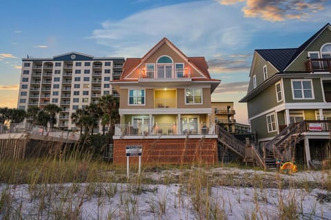 Emerald Belle - Gulf Front Home with Ocean Views & Spacious Deck House in Miramar Beach