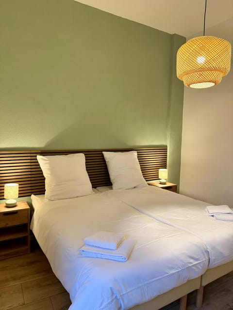 Bed, Photo of the whole room, Bedroom, towels