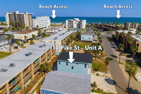 200 Steps to Beach Private Pool 2 Big Levels Apartment in South Padre Island